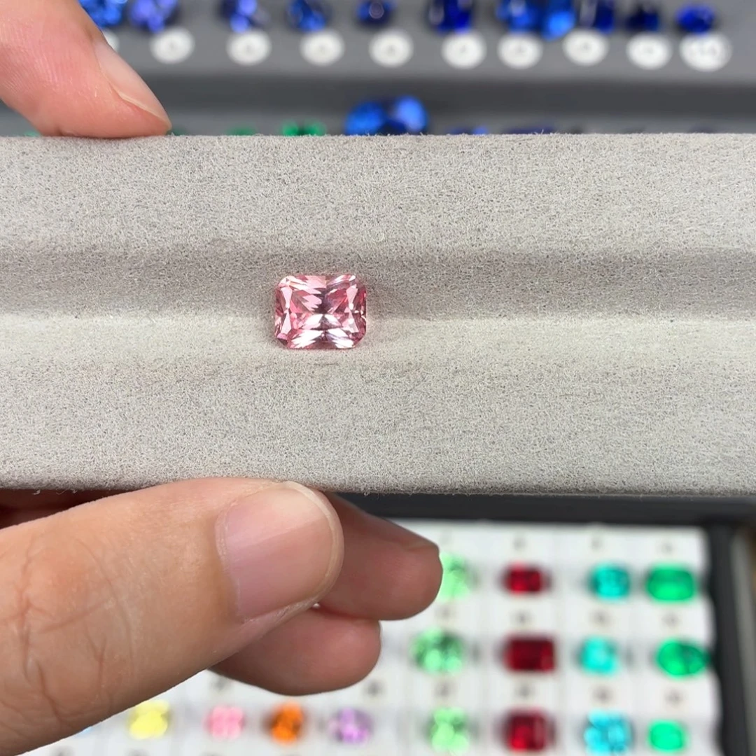 S***淇裸石合成（培育）蓝宝石2.92ct