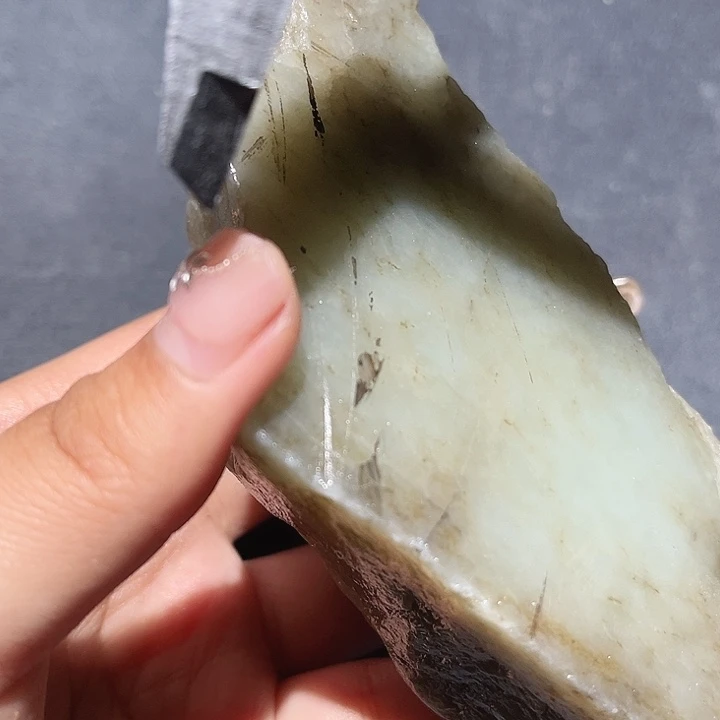 和田玉（糖玉）未镶嵌珠宝奇石
