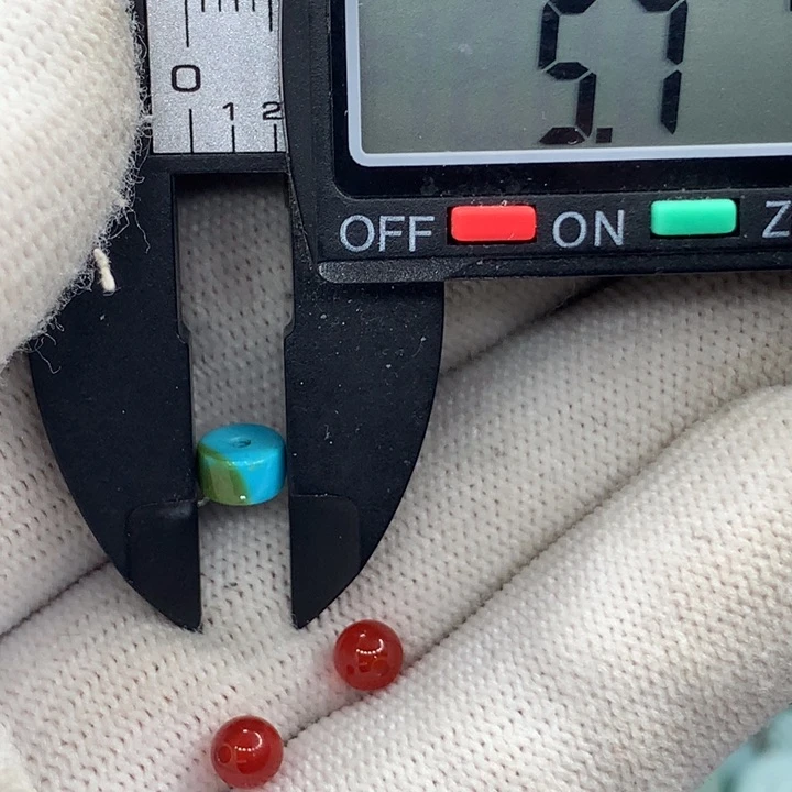 南红玛瑙配饰未镶嵌