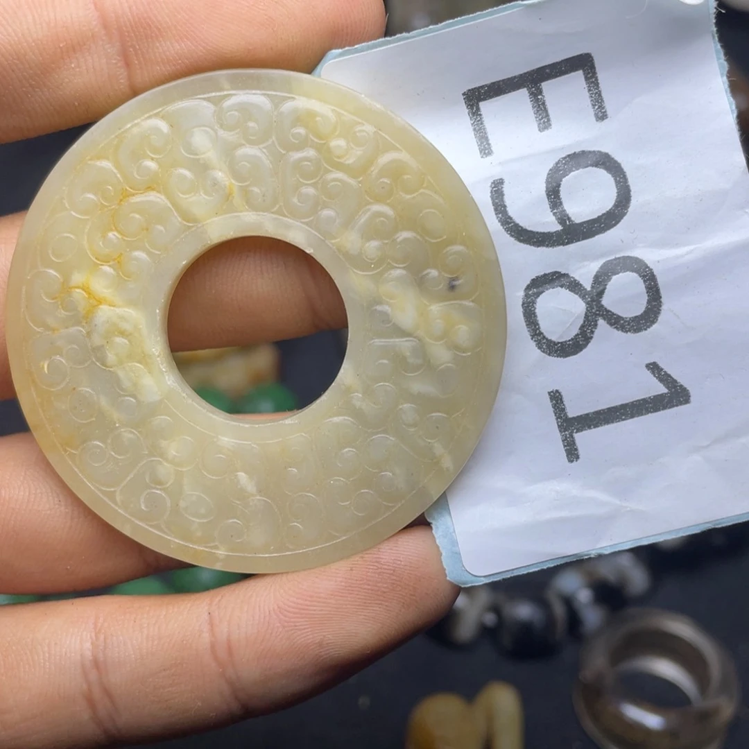 和田玉（糖玉）未镶嵌挂件