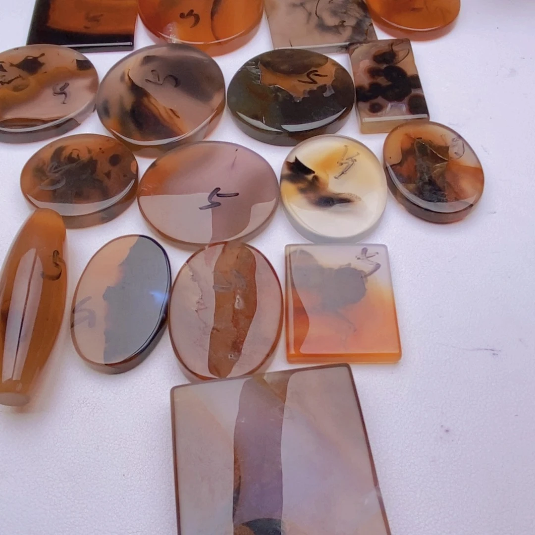 大***罗玛瑙/玉髓颈饰未镶嵌