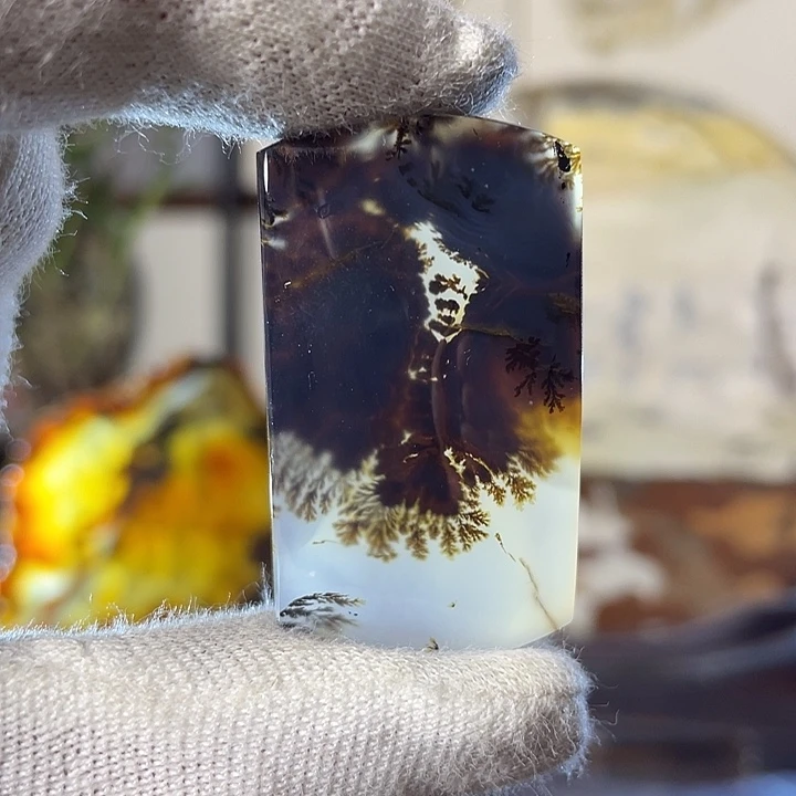 水墨象形人物画面