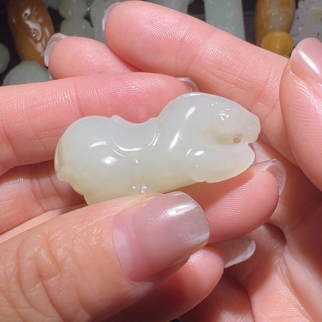 颈饰未镶嵌和田玉抱****器