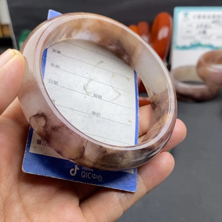 未镶嵌手镯石英质玉