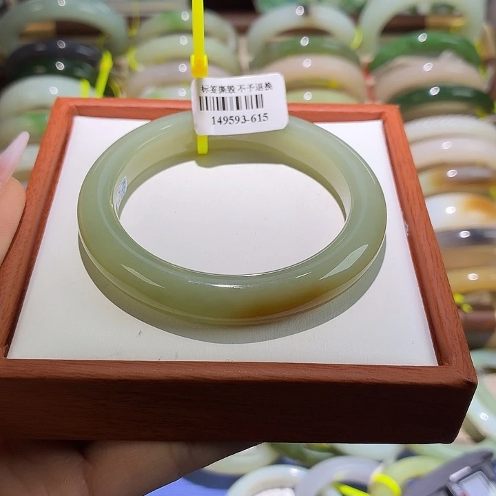 和田玉未镶嵌手镯36。 54 55