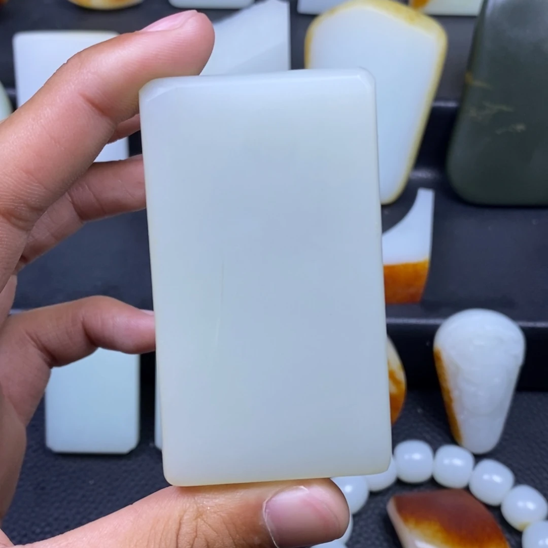 未镶嵌吊坠定制和田玉缘*