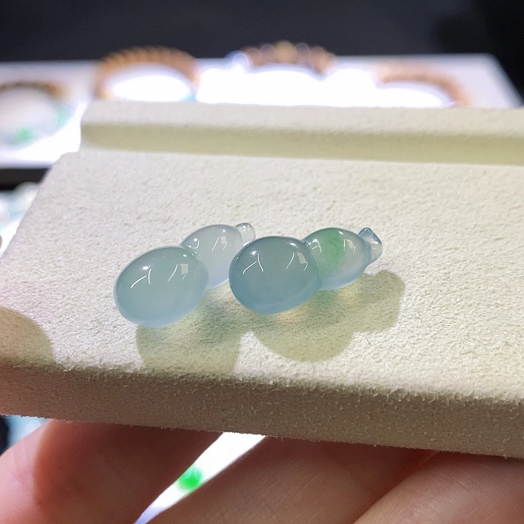 未镶嵌挂件翡翠单颗价多样性发其一