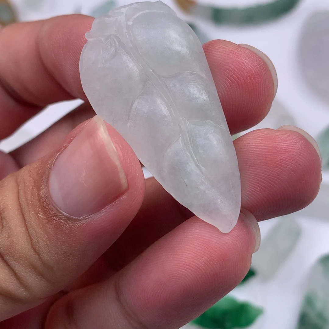 定制翡翠未镶嵌吊坠