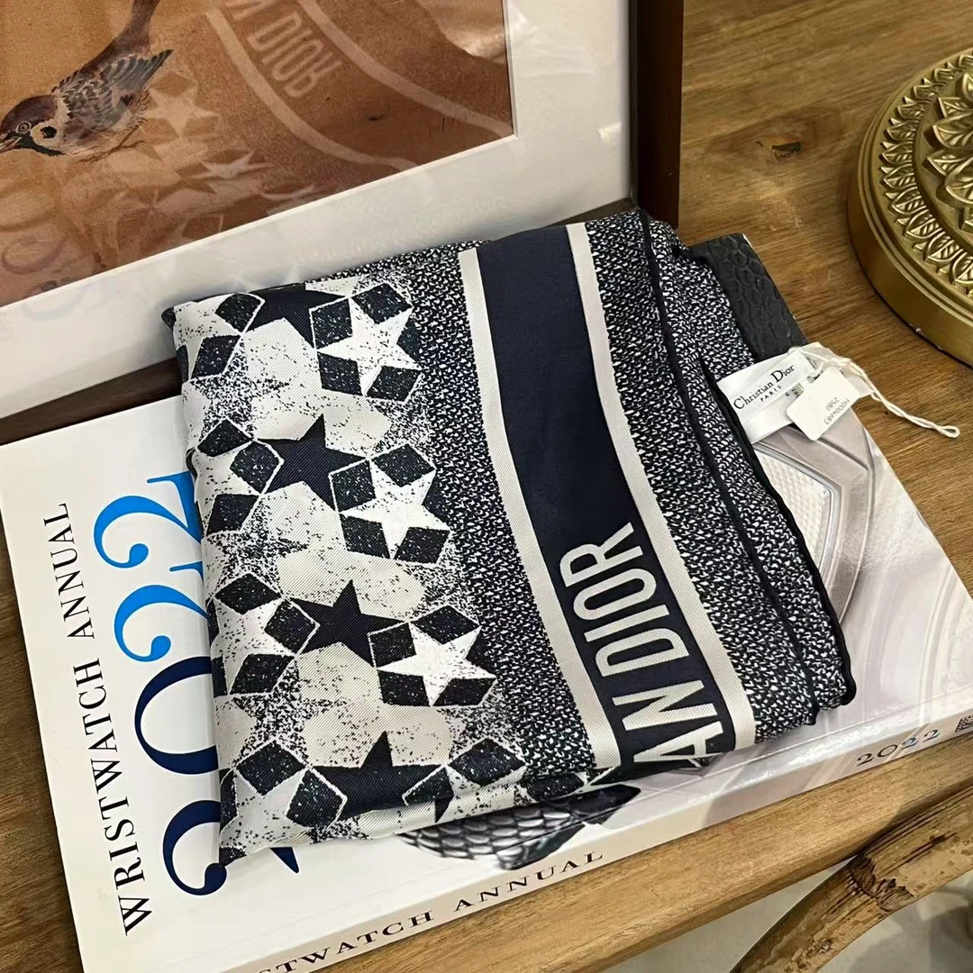 95新 DIOR/迪奥 Dior 深蓝色印花丝巾/H0004683