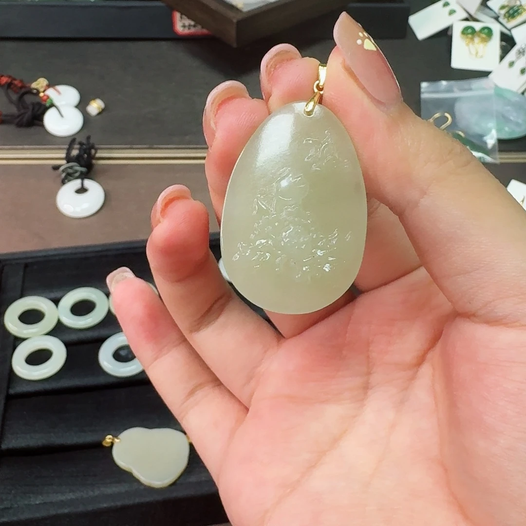 和田玉银S925镶嵌耳饰蝶恋花