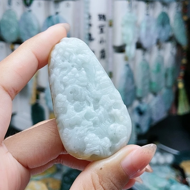 翡翠未镶嵌颈饰翡翠