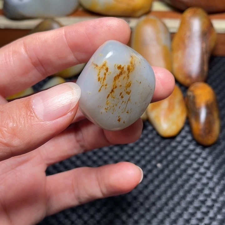 和田玉未镶嵌珠宝奇石