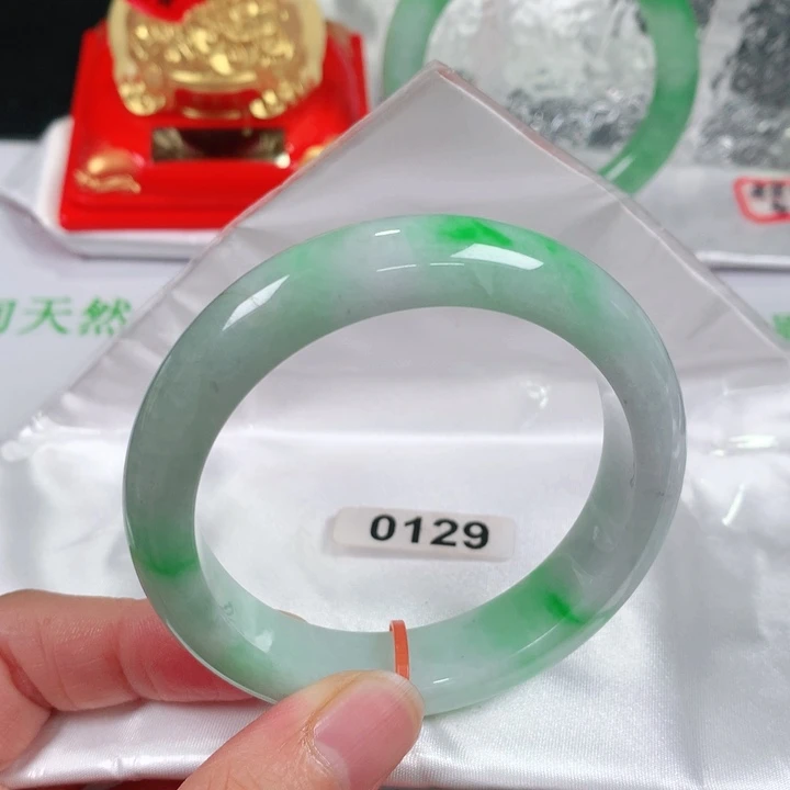 翡翠手镯未镶嵌  编号0129 正圈54+