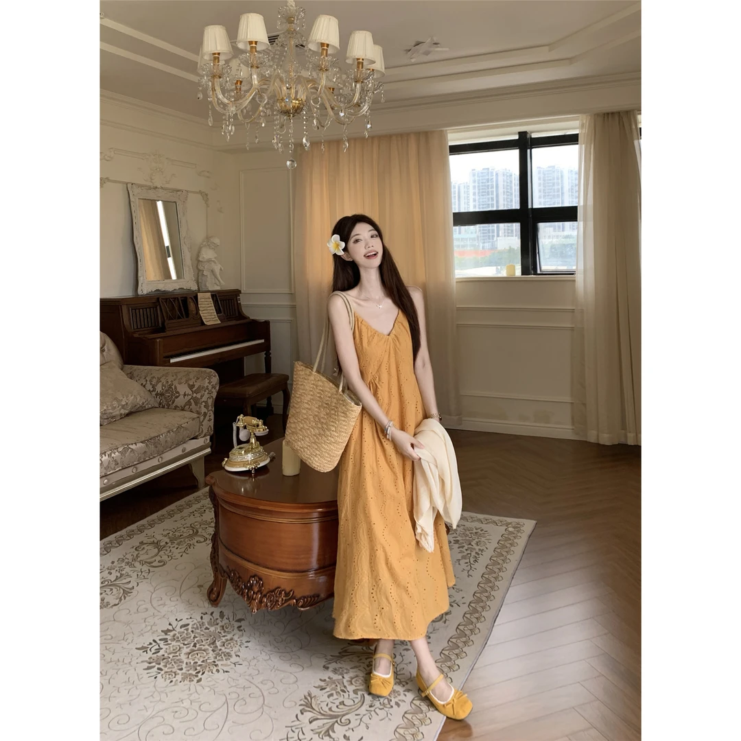 法式V领无袖吊带连衣裙显瘦气质时尚夏季复古宽松长款收腰温柔