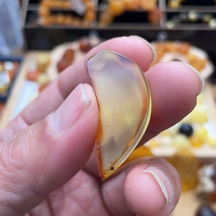 琥珀未镶嵌套链吊坠