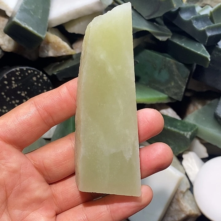 和田玉未镶嵌珠宝奇石