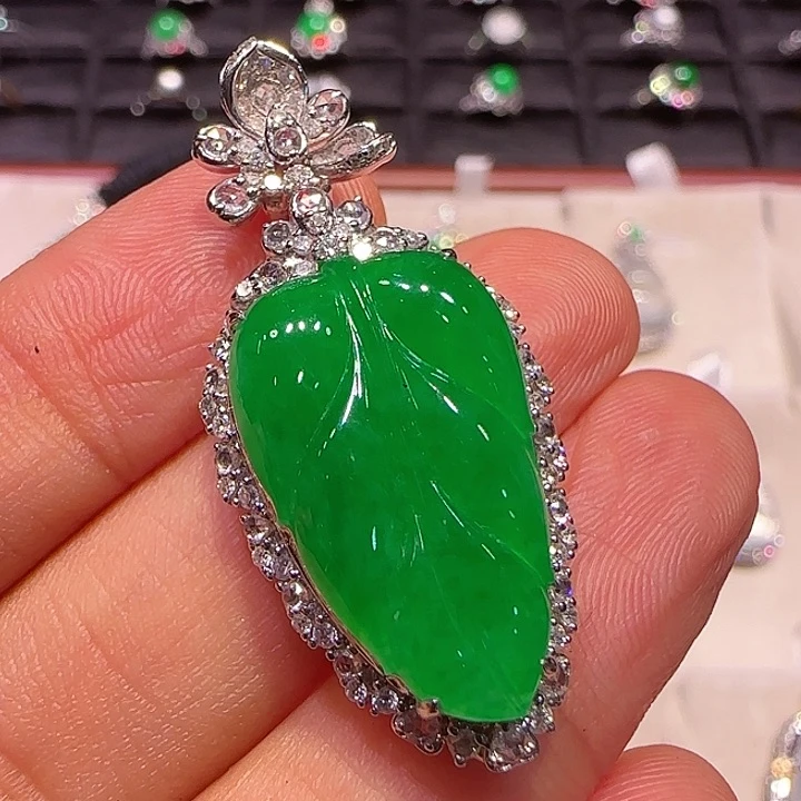 翡翠吊坠(不含链)18K金镶嵌吊坠