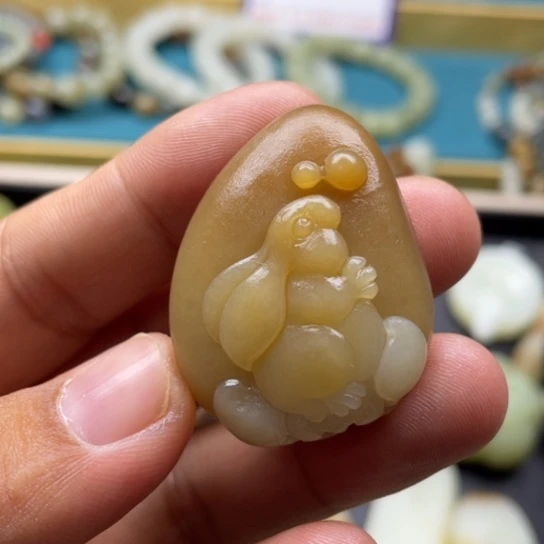 和田玉未镶嵌颈饰