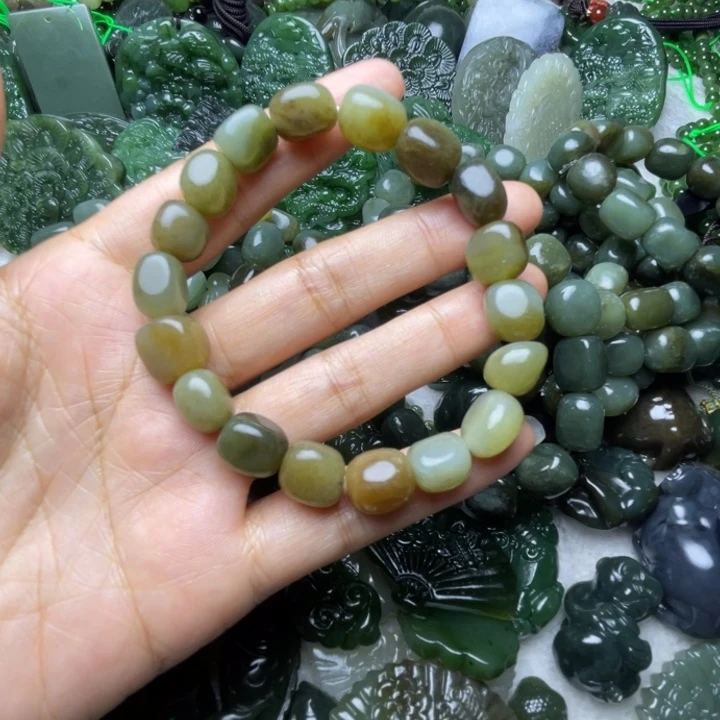 飞***翔和田玉未镶嵌颈饰