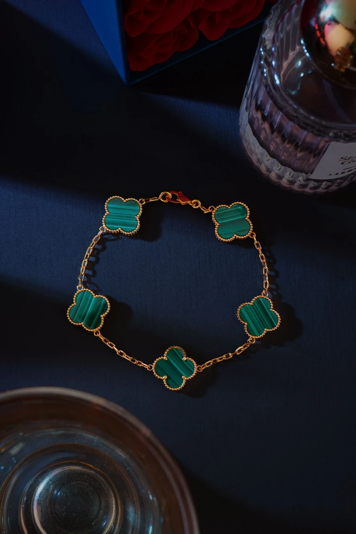 18K金孔雀石五花重金手链 多样性发一件 女士气质