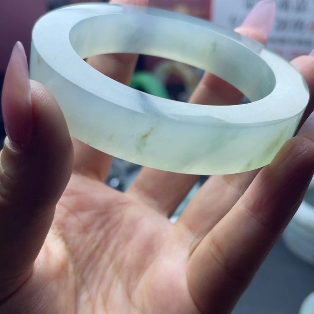 考***拉定制翡翠未镶嵌缅A翡翠手镯多样性发一