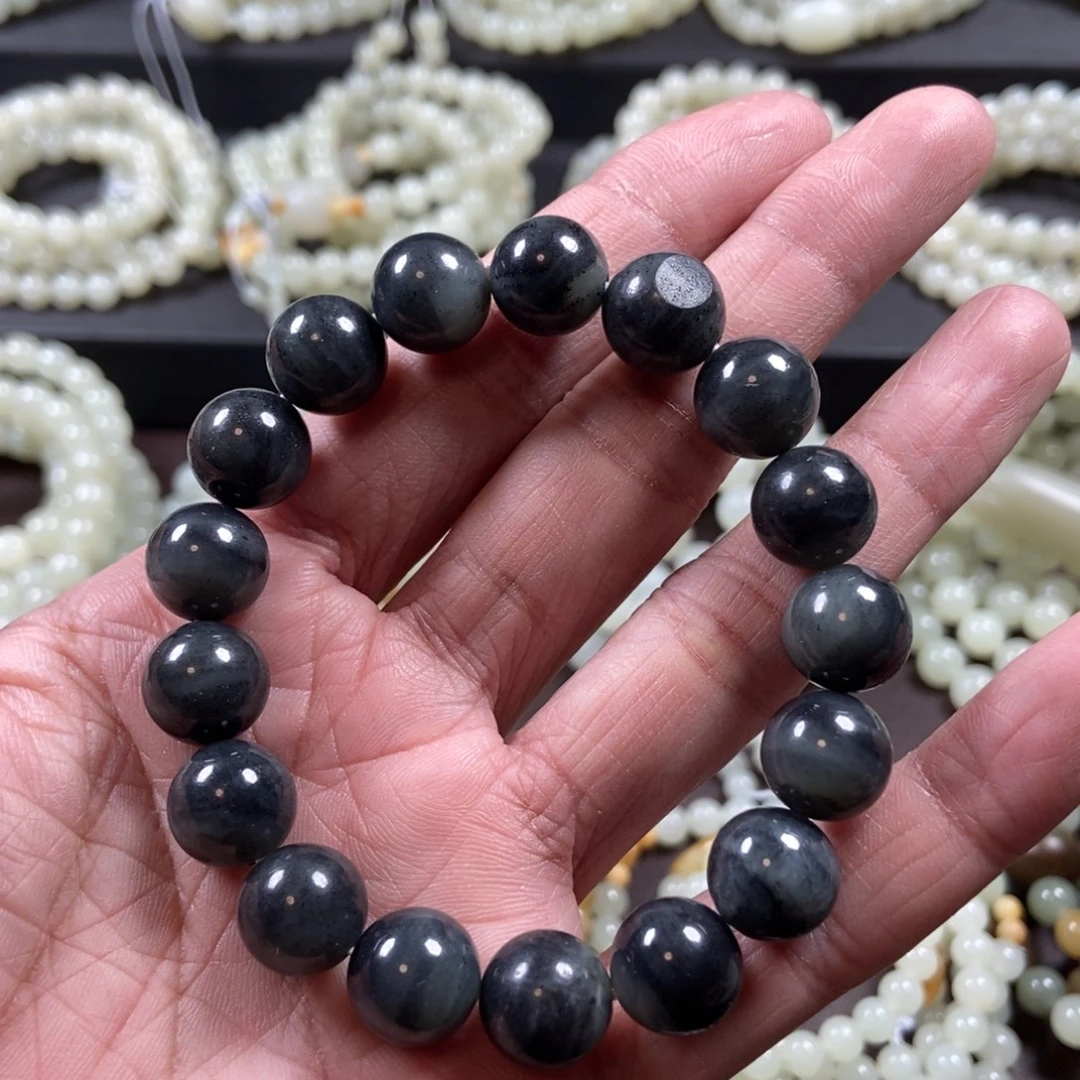 和田玉未镶嵌把件