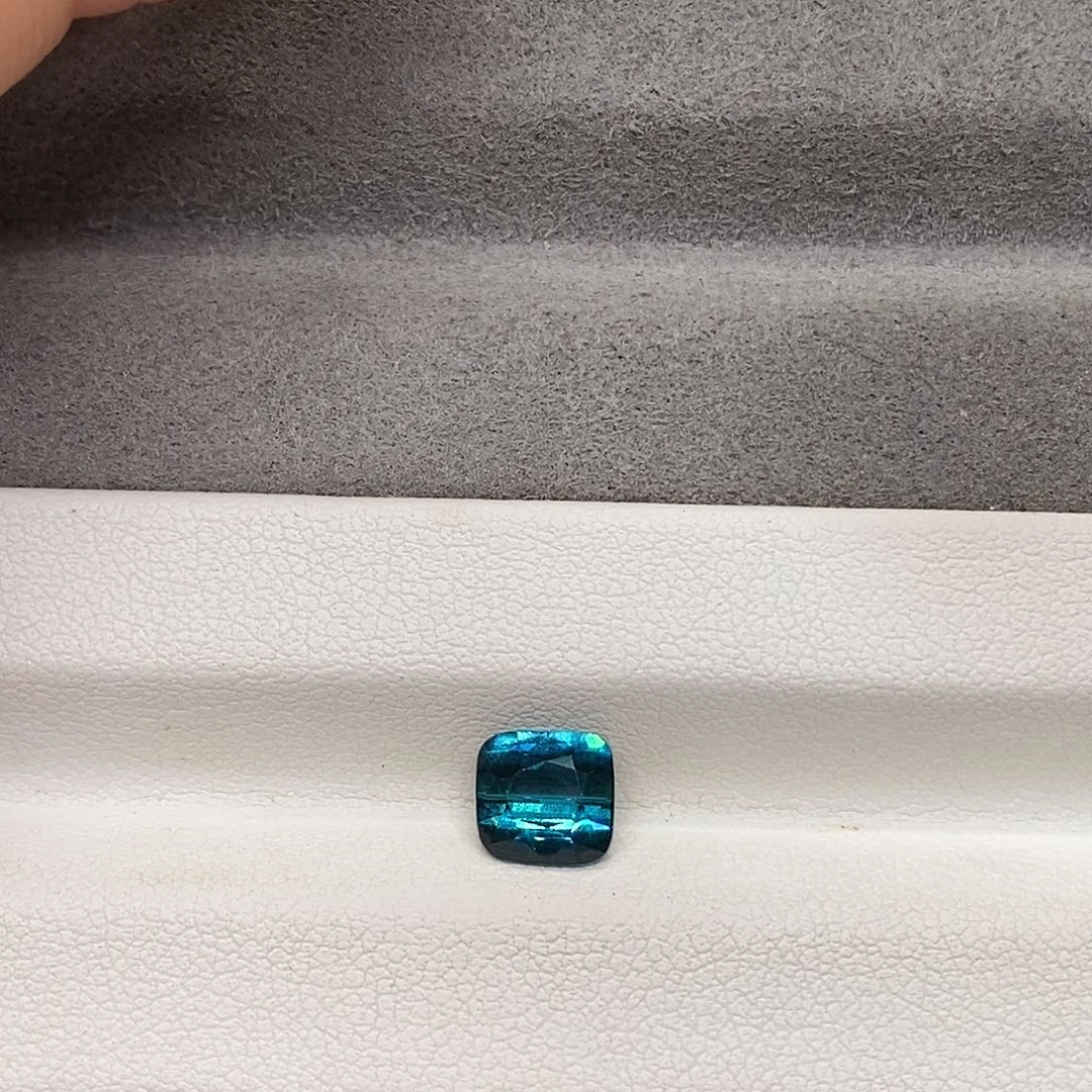 未镶嵌裸石碧玺1.58克拉天然拉贡碧玺