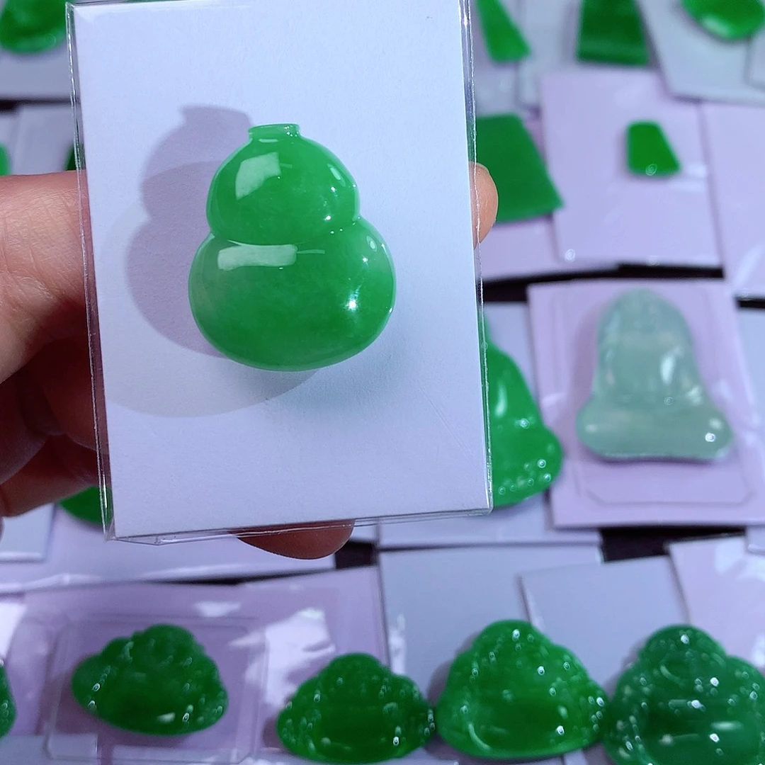 吊坠(赠链)未镶嵌翡翠天然翡翠