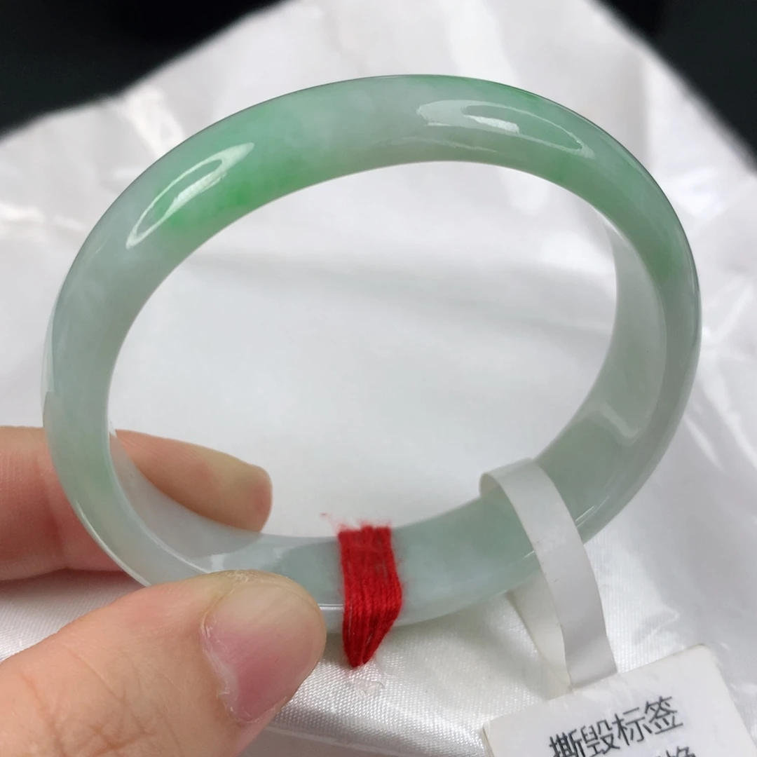 翡翠手镯未镶嵌，，，，，，，