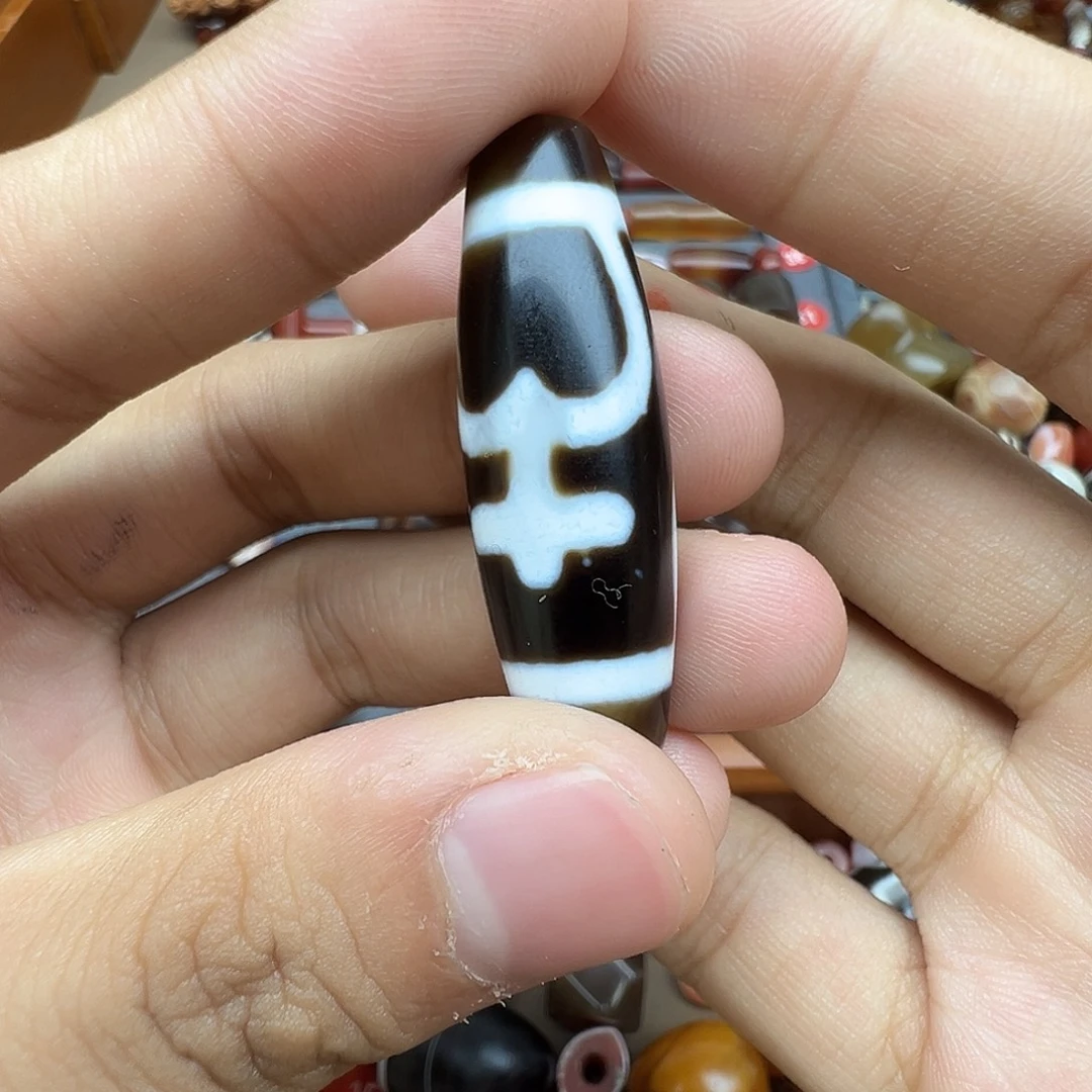 未镶嵌玛瑙/玉髓珠宝半成品有裂