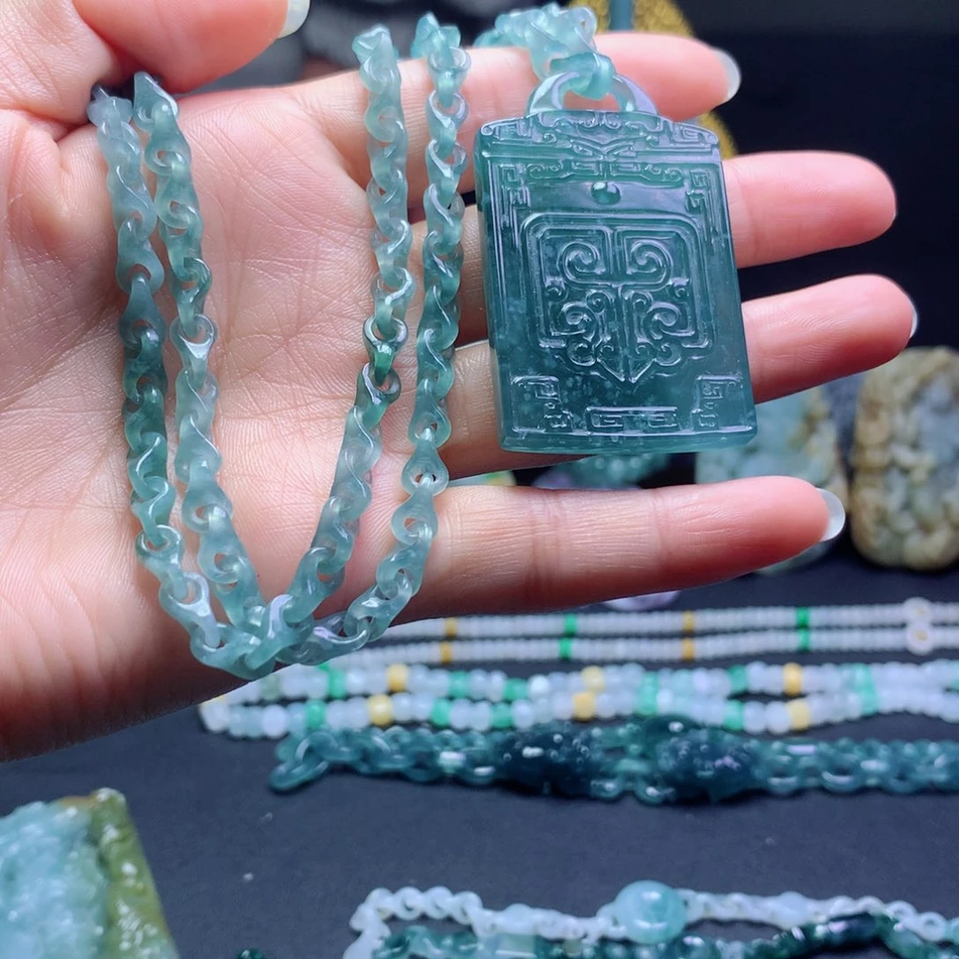 糟***子定制翡翠未镶嵌翡翠