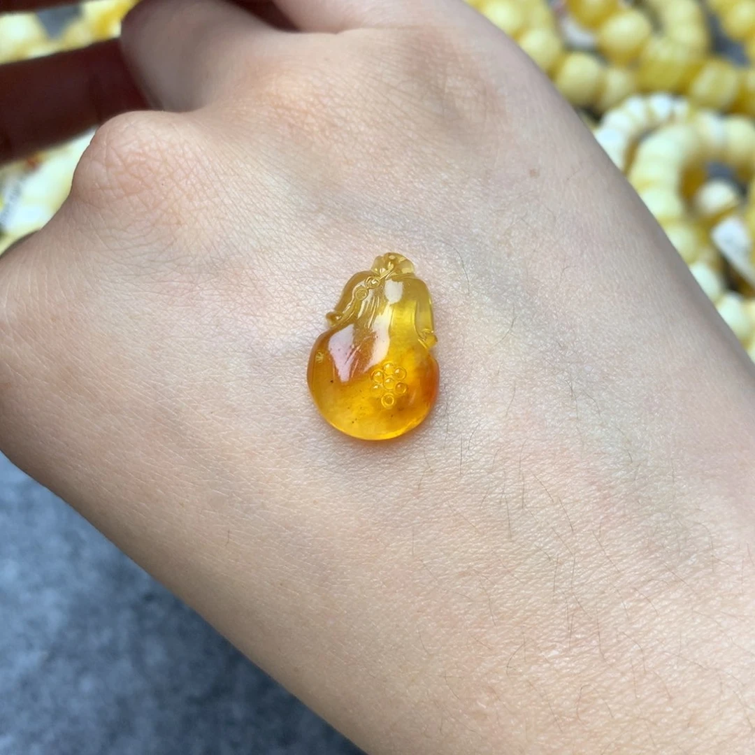 琥珀未镶嵌珠宝奇石1