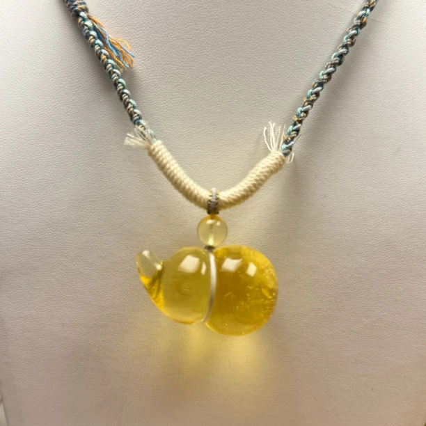 天然金珀金沙葫芦吊坠（9.68g）