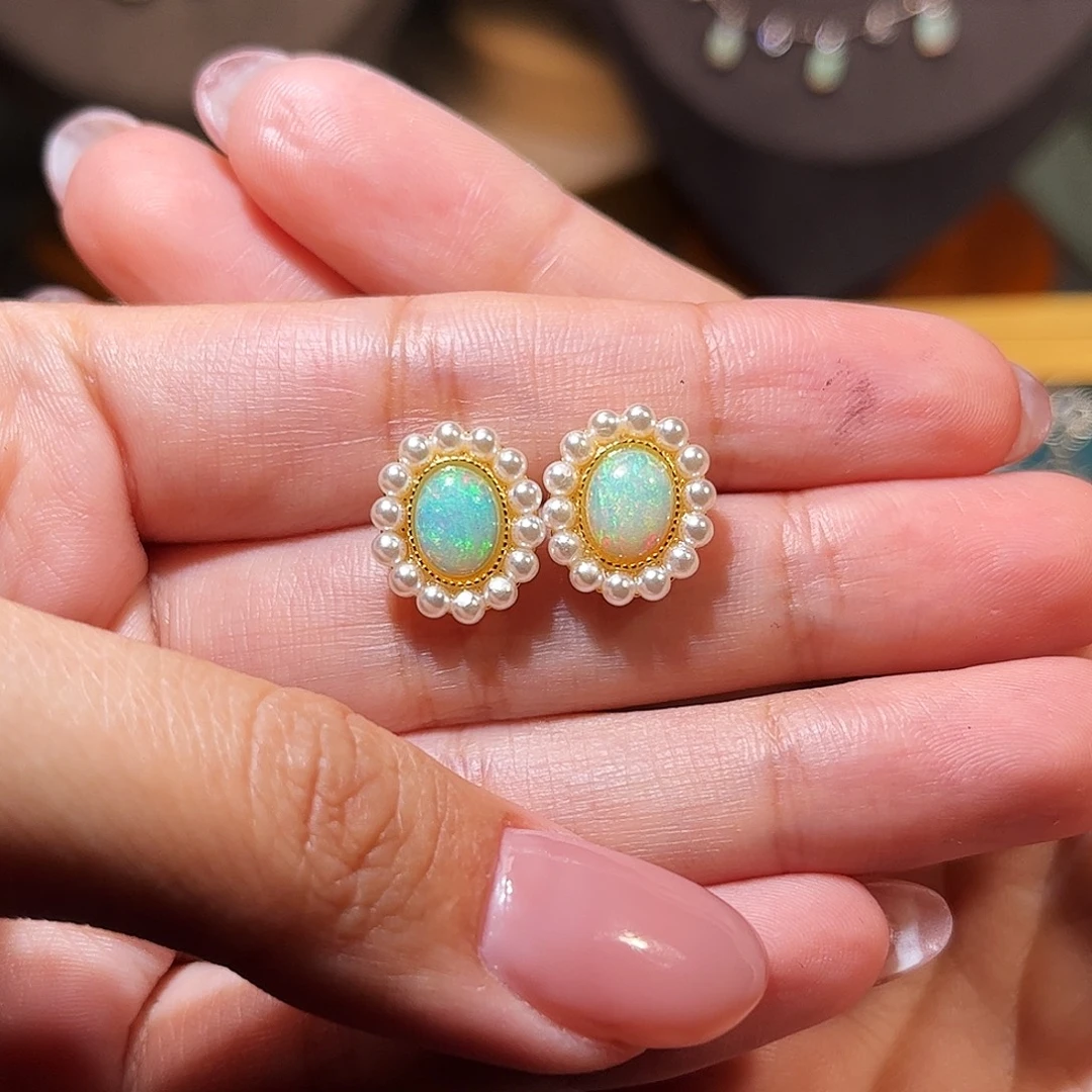 小***茶银S925镶嵌欧泊耳钉）