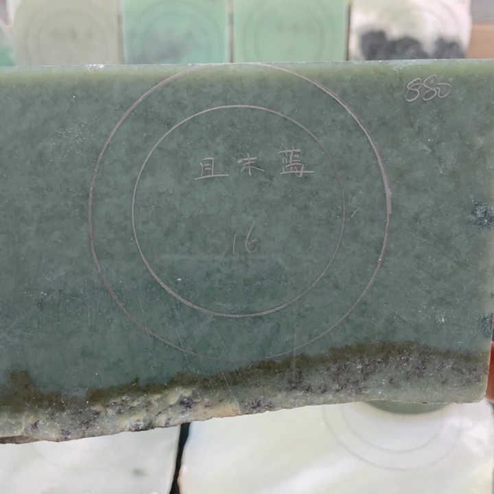 和田玉未镶嵌手镯定制