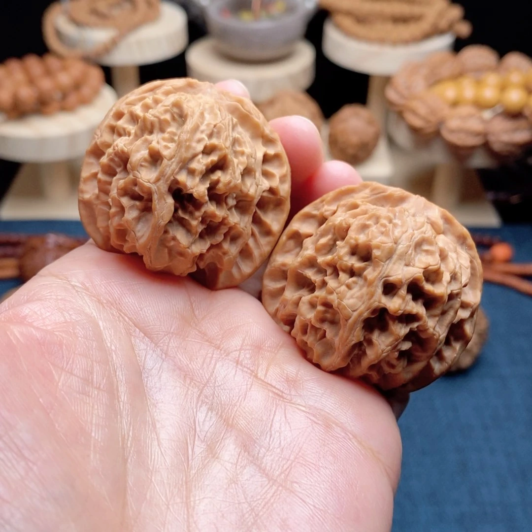 吊坠桃核苹果园狮子头42