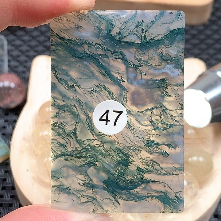 未镶嵌颈饰水晶溪*?