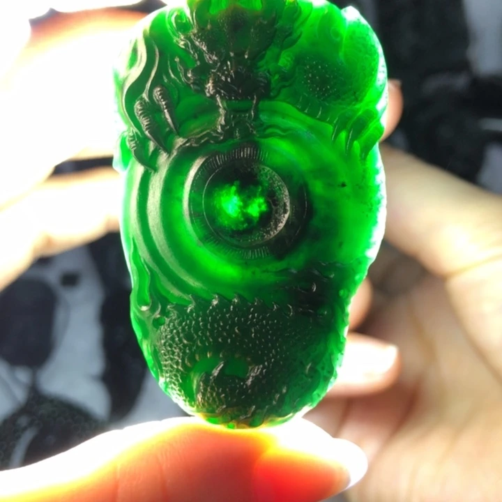 定制翡翠未镶嵌盘龙扣