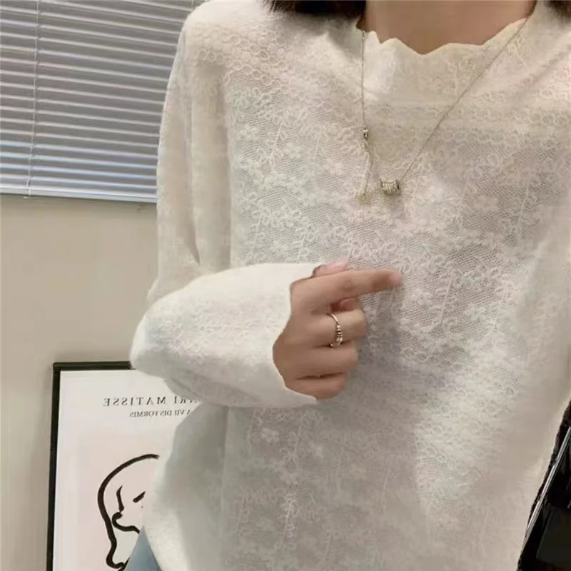 2025秋季新款宽松蕾丝花边圆领韩系内搭针织衫女百搭时尚长袖上衣