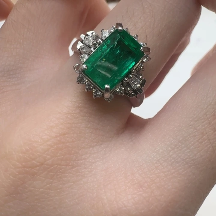 戒指祖母绿未镶嵌