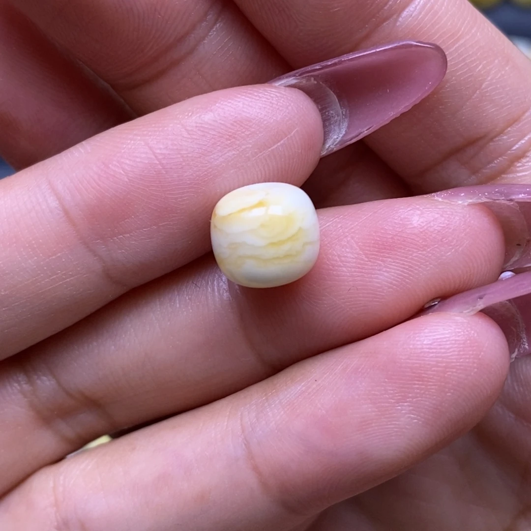 蜜蜡未镶嵌珠宝奇石瓷白粉沁妖花老型9.8*8.8mm