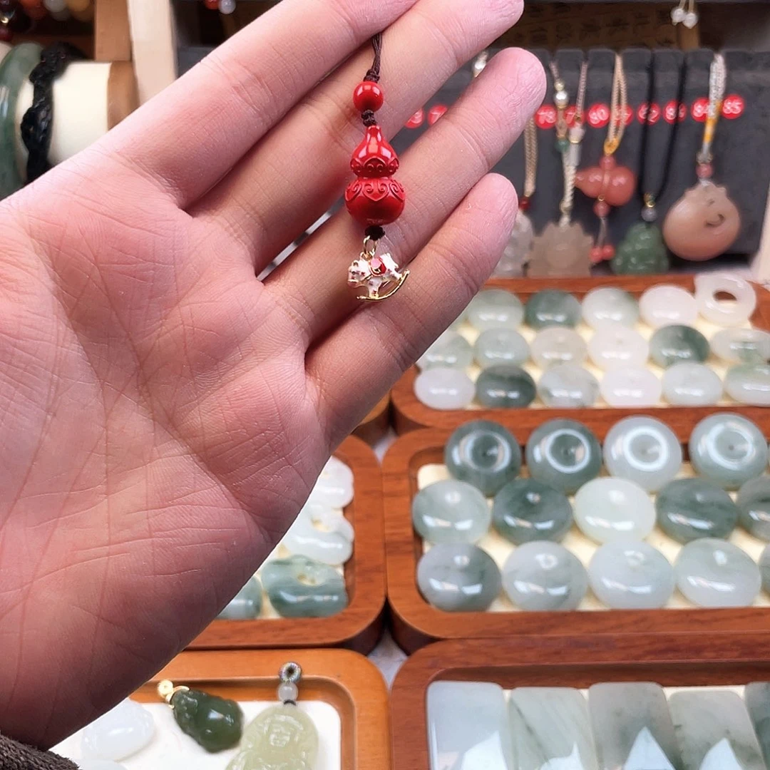 天然辰砂手机挂葫芦