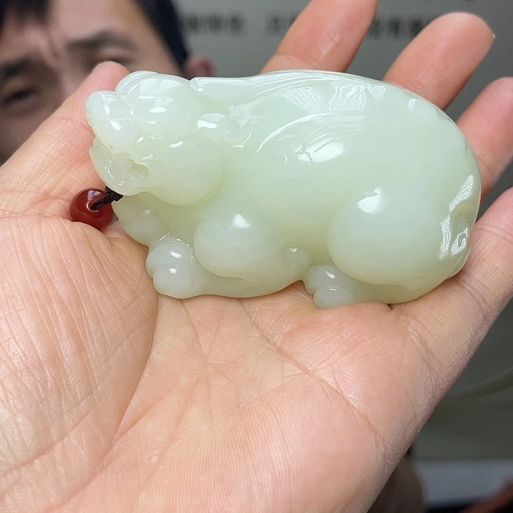 和田玉未镶嵌把件