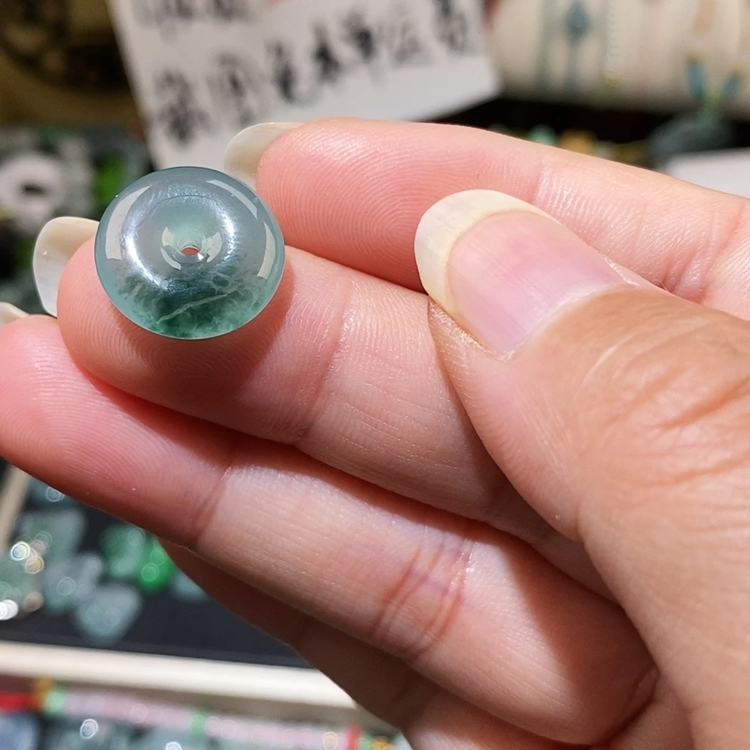 翡翠未镶嵌颈饰冰飘花平安扣