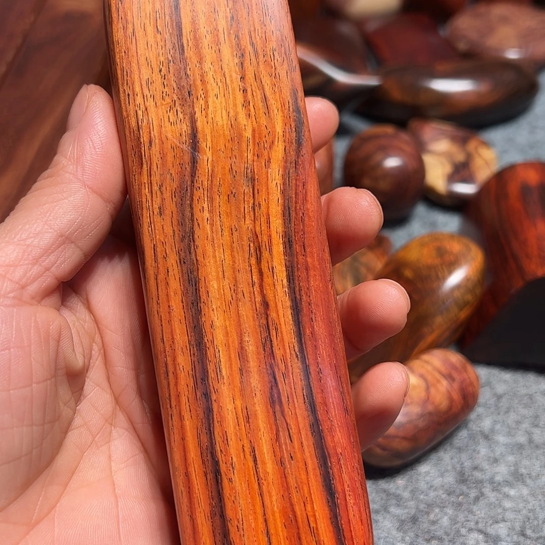 四***稳交趾黄檀（大红酸枝）