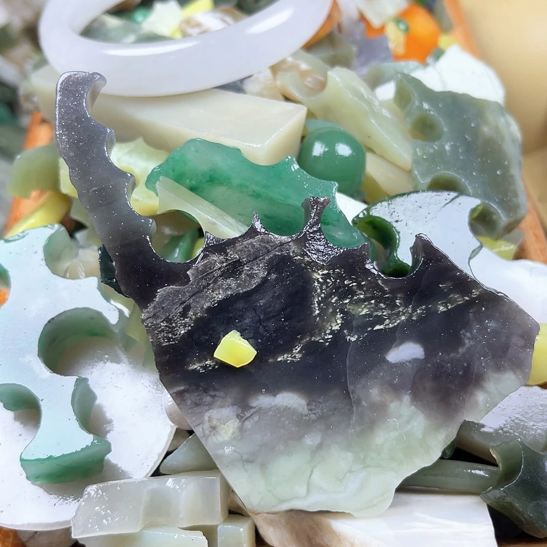 和田玉未镶嵌毛衣链Q*