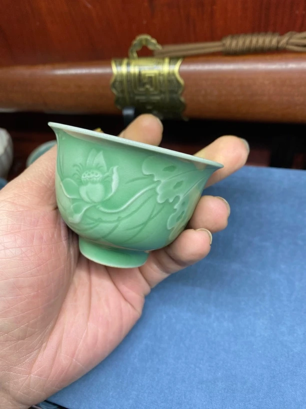 高货支钉烧梅子青龙泉青瓷酒杯