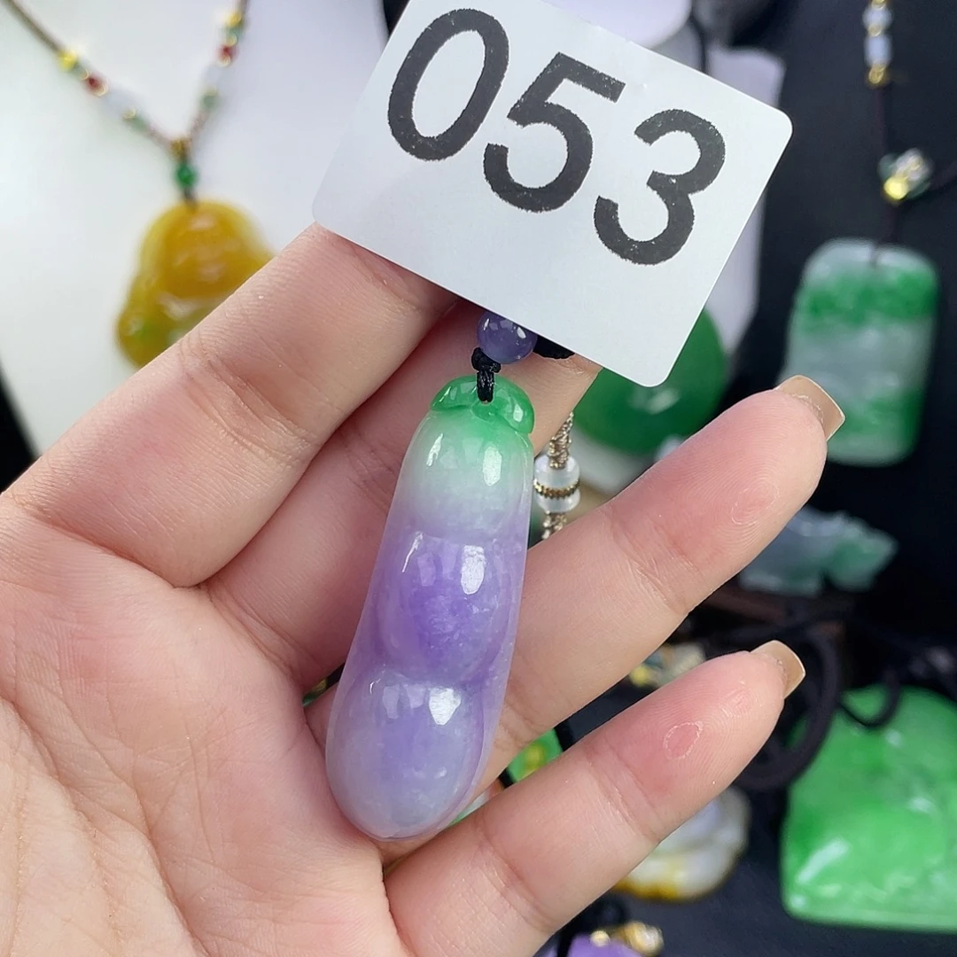 翡翠未镶嵌吊坠(赠链)