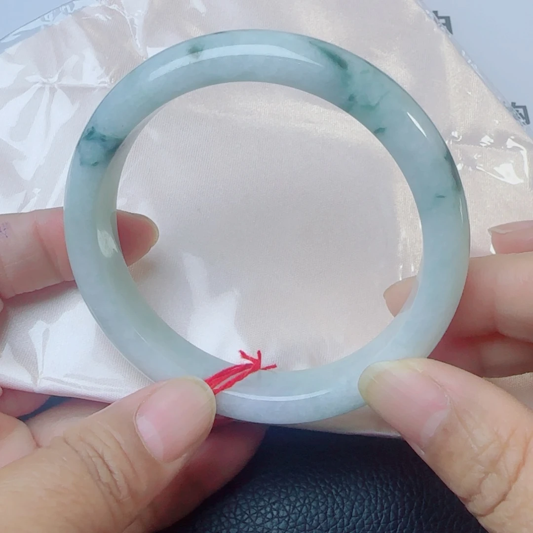 翡翠未镶嵌手镯aaa