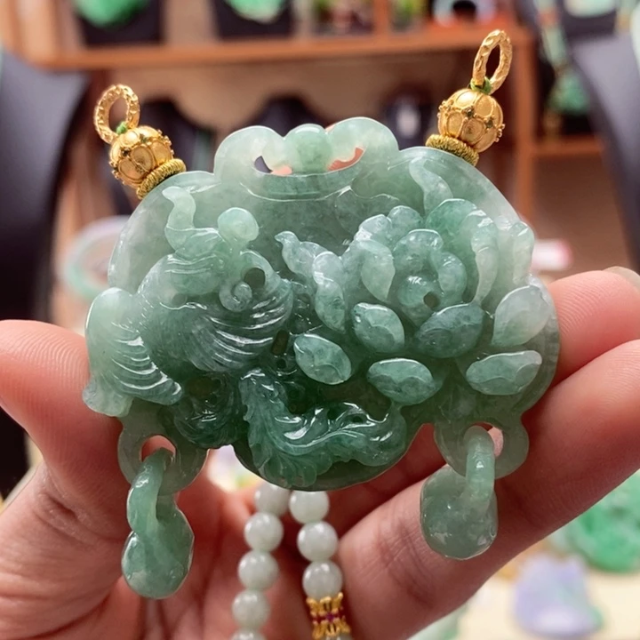 翡翠颈饰未镶嵌翡翠吊坠